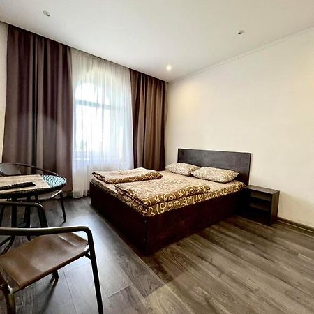 Нові Апартаменти 83 Iwano-Frankiwsk Zewnętrze zdjęcie